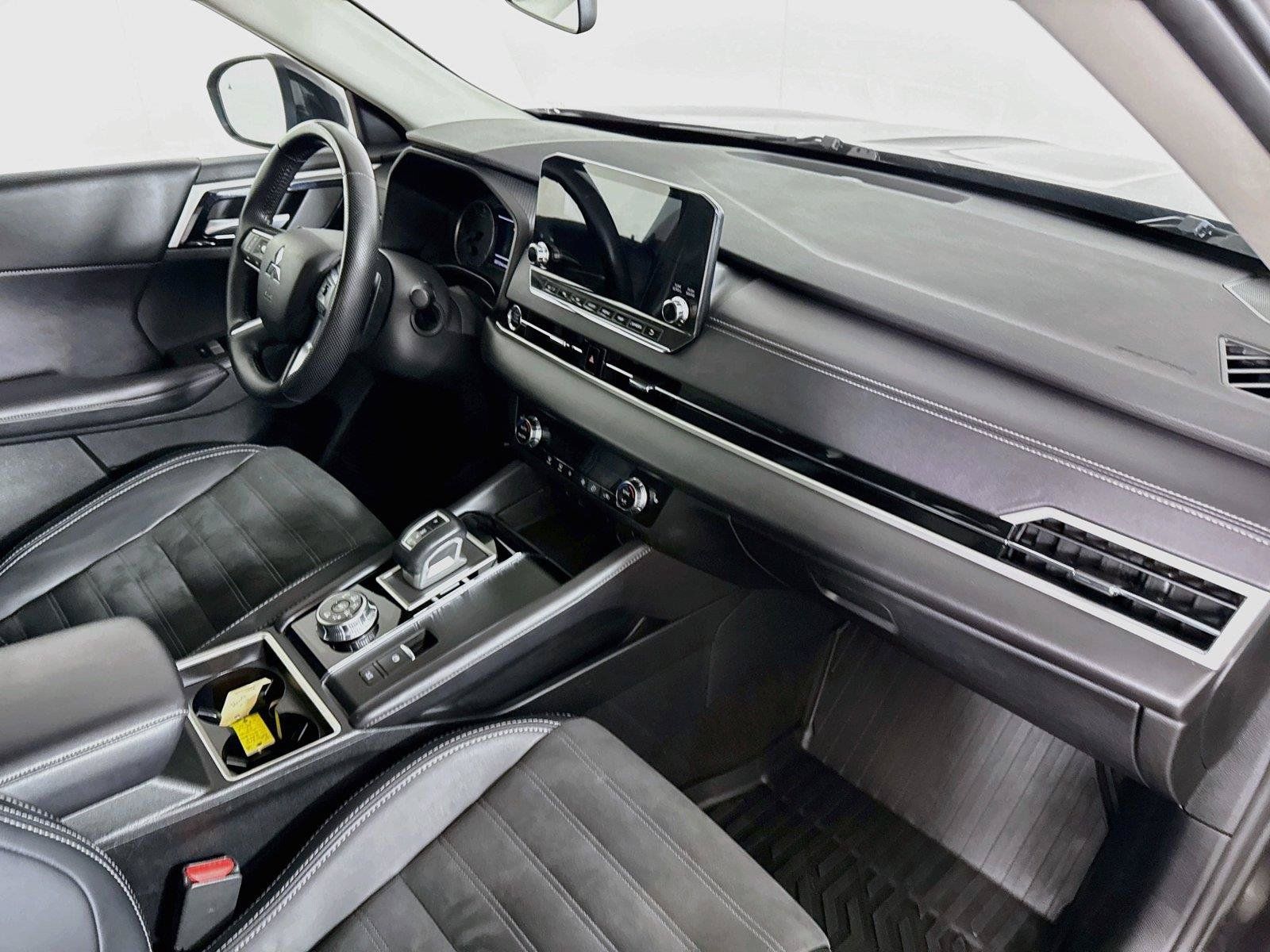 Used 2024 Mitsubishi Outlander SE Black Edition AWD/4WD image 30