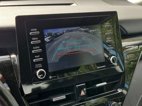 Used 2024 Toyota Camry SE image 32