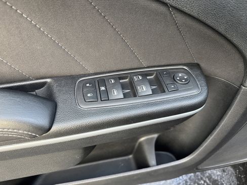 Used 2023 Dodge Charger SXT image 7