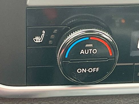 Used 2024 Nissan Rogue SV w/ SV Premium Package image 20