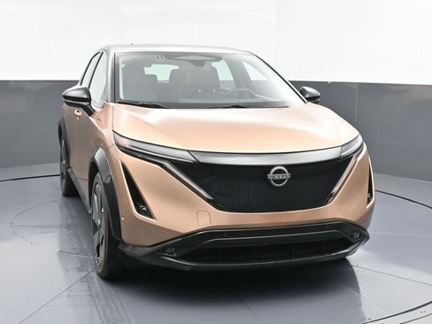 Used 2023 Nissan Ariya PLATINUM+ image 2