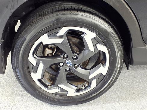 Certified 2023 Subaru Crosstrek 2.5i Limited image 3