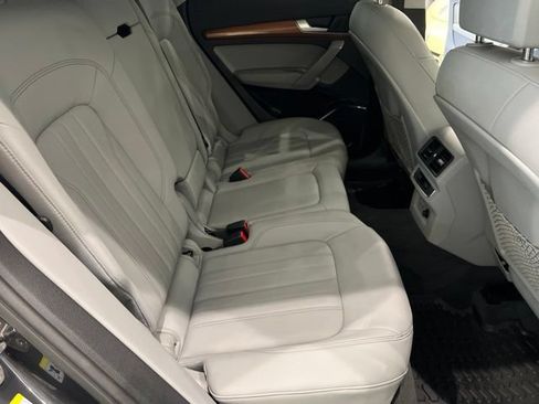 Used 2023 Audi Q5 Premium w/ Convenience Package AWD/4WD image 19