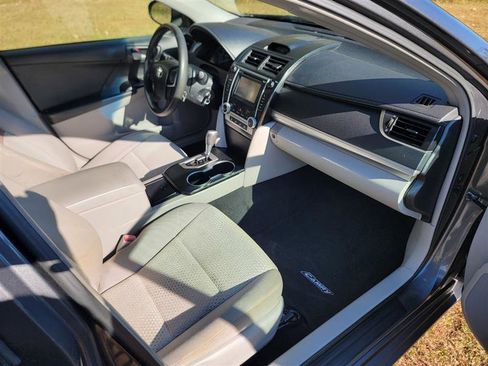 Used 2012 Toyota Camry LE image 20