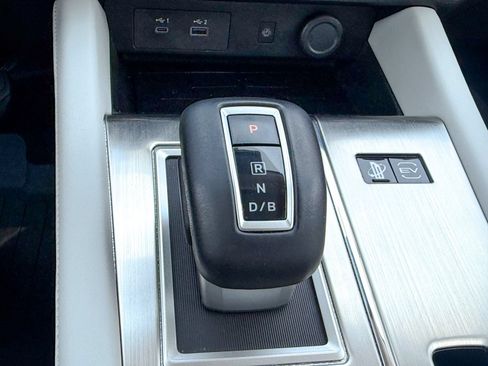 Used 2023 Mitsubishi Outlander SEL AWD/4WD image 41