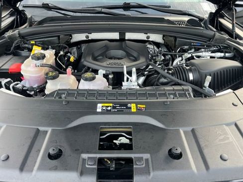 Used 2023 Jeep Grand Cherokee Overland w/ Luxury Tech Group IV image 31