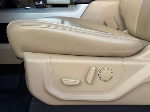 Used 2019 Ford F150 Lariat RWD image 8