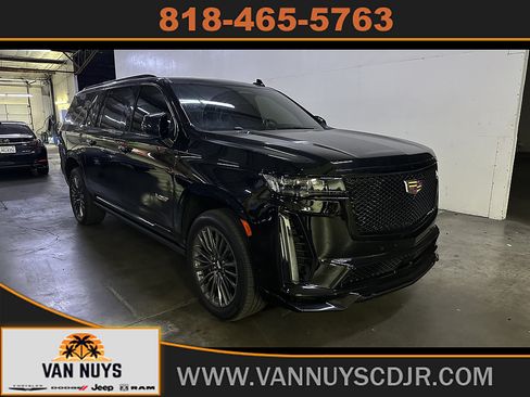 Used 2023 Cadillac Escalade ESV V w/ Heavy-Duty Trailer Package AWD/4WD image 1