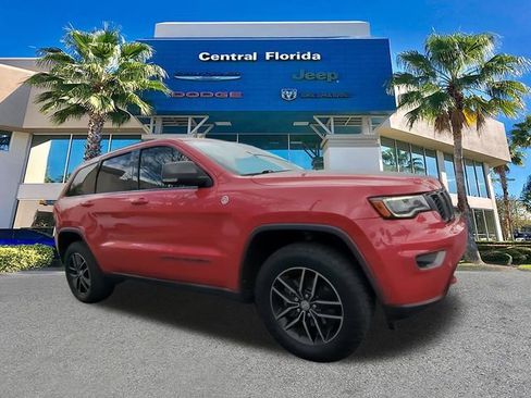 Used 2017 Jeep Grand Cherokee Trailhawk w/ Trailhawk Luxury Group image 2
