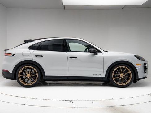New 2026 Porsche Cayenne Turbo GT image 34