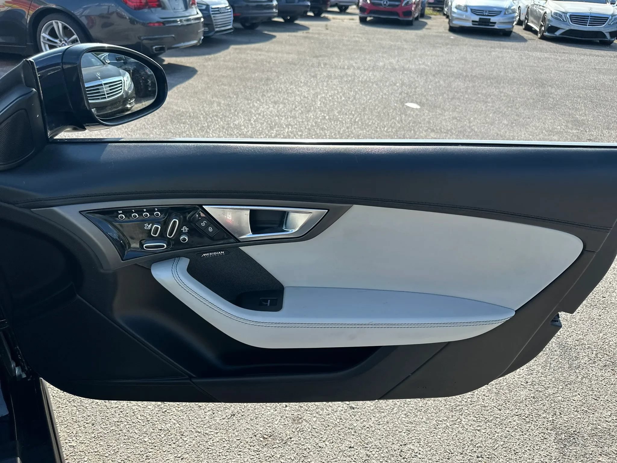 Used 2016 Jaguar F-TYPE Convertible RWD image 28