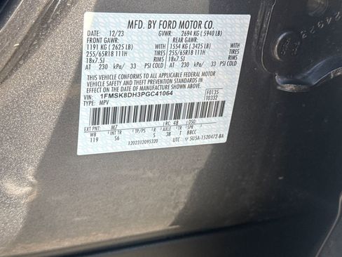 Used 2023 Ford Explorer XLT w/ Equipment Group 202A AWD/4WD image 27