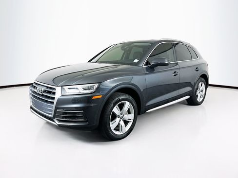 Used 2019 Audi Q5 2.0T Premium Plus w/ Premium Plus Package AWD/4WD image 3