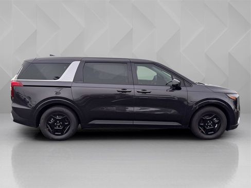 New 2026 Kia Carnival image 4