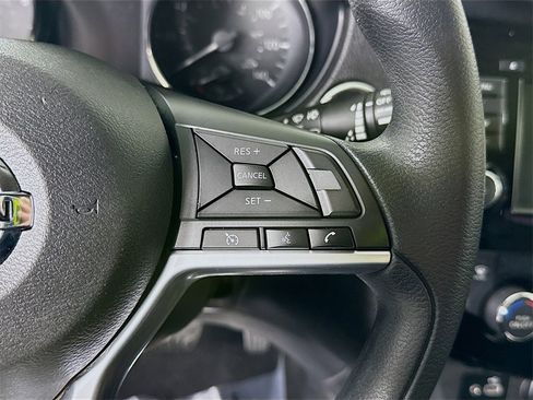 Certified 2020 Nissan Rogue Sport SV image 21