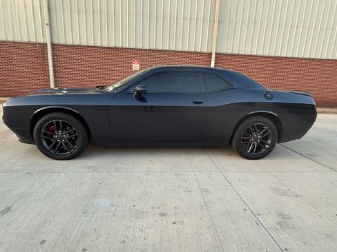 Used 2019 Dodge Challenger SXT w/ Plus Package image 2