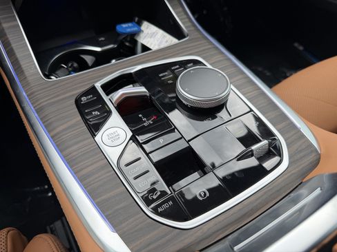 Used 2027 BMW X7 xDrive40i w/ M Sport Package AWD/4WD image 23