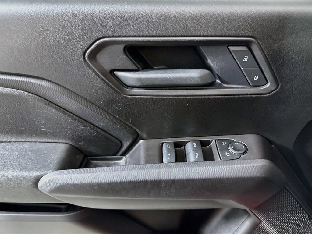 Used 2025 Chevrolet Colorado Trail Boss AWD/4WD image 18