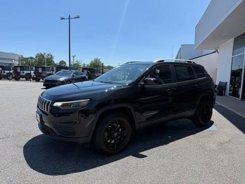 Used 2021 Jeep Cherokee Latitude AWD/4WD image 14