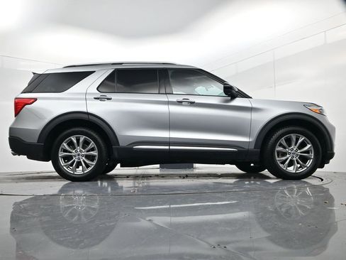 Used 2023 Ford Explorer Limited image 50