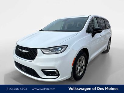 Used 2024 Chrysler Pacifica Limited