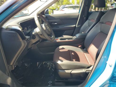 Certified 2025 Nissan Kicks SR FWD image 16