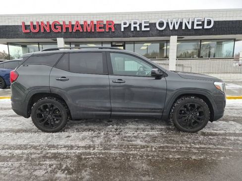 Used 2020 GMC Terrain SLE w/ Driver Convenience Package image 4