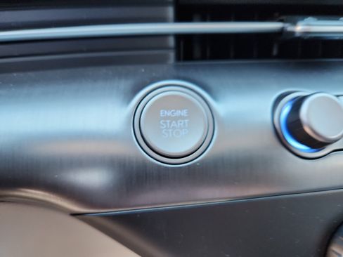 Used 2025 Hyundai Kona SE image 30