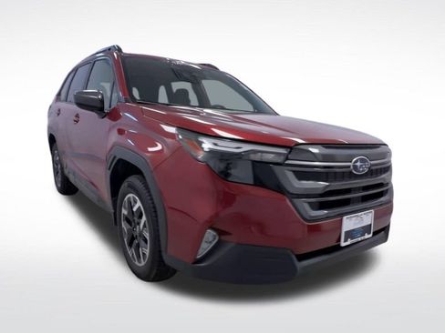 Used 2025 Subaru Forester Premium AWD/4WD image 2