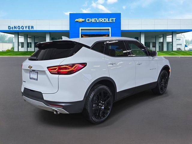 New 2025 Chevrolet Blazer LT FWD image 7