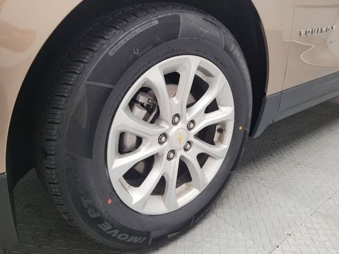 Used 2018 Chevrolet Equinox LT FWD image 31