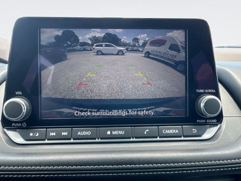 Used 2023 Nissan Rogue SV FWD image 21