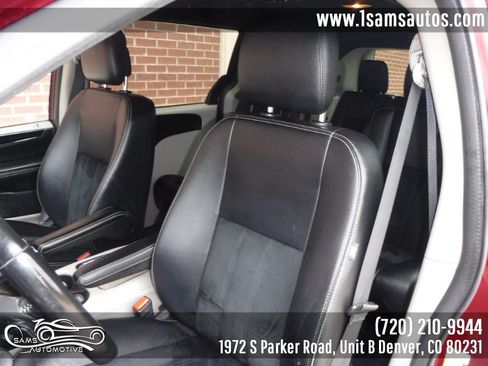 Used 2018 Dodge Grand Caravan SXT FWD image 14