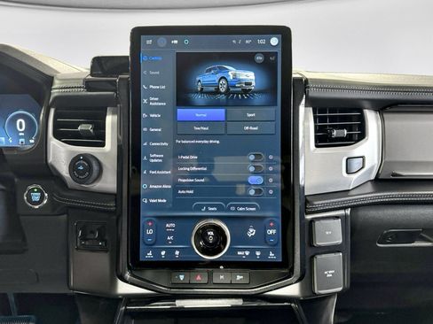 Used 2022 Ford F150 Lightning Platinum AWD/4WD image 12