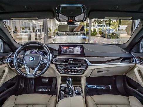 Used 2017 BMW 540i RWD image 3