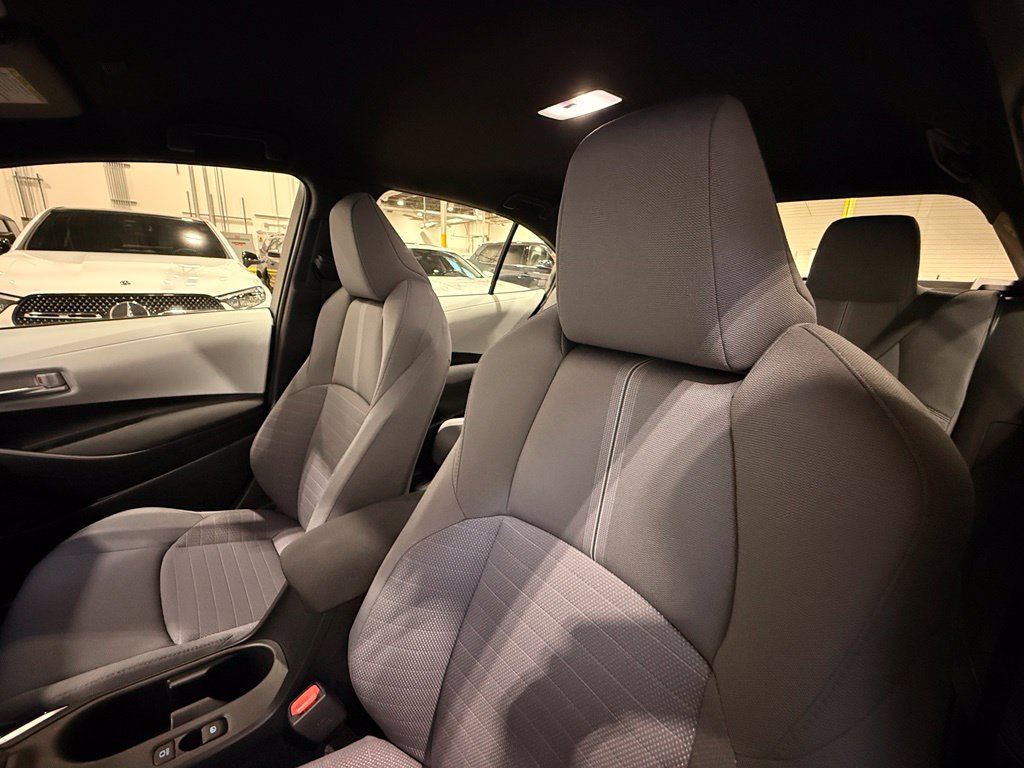Used 2027 Toyota Corolla SE FWD image 17