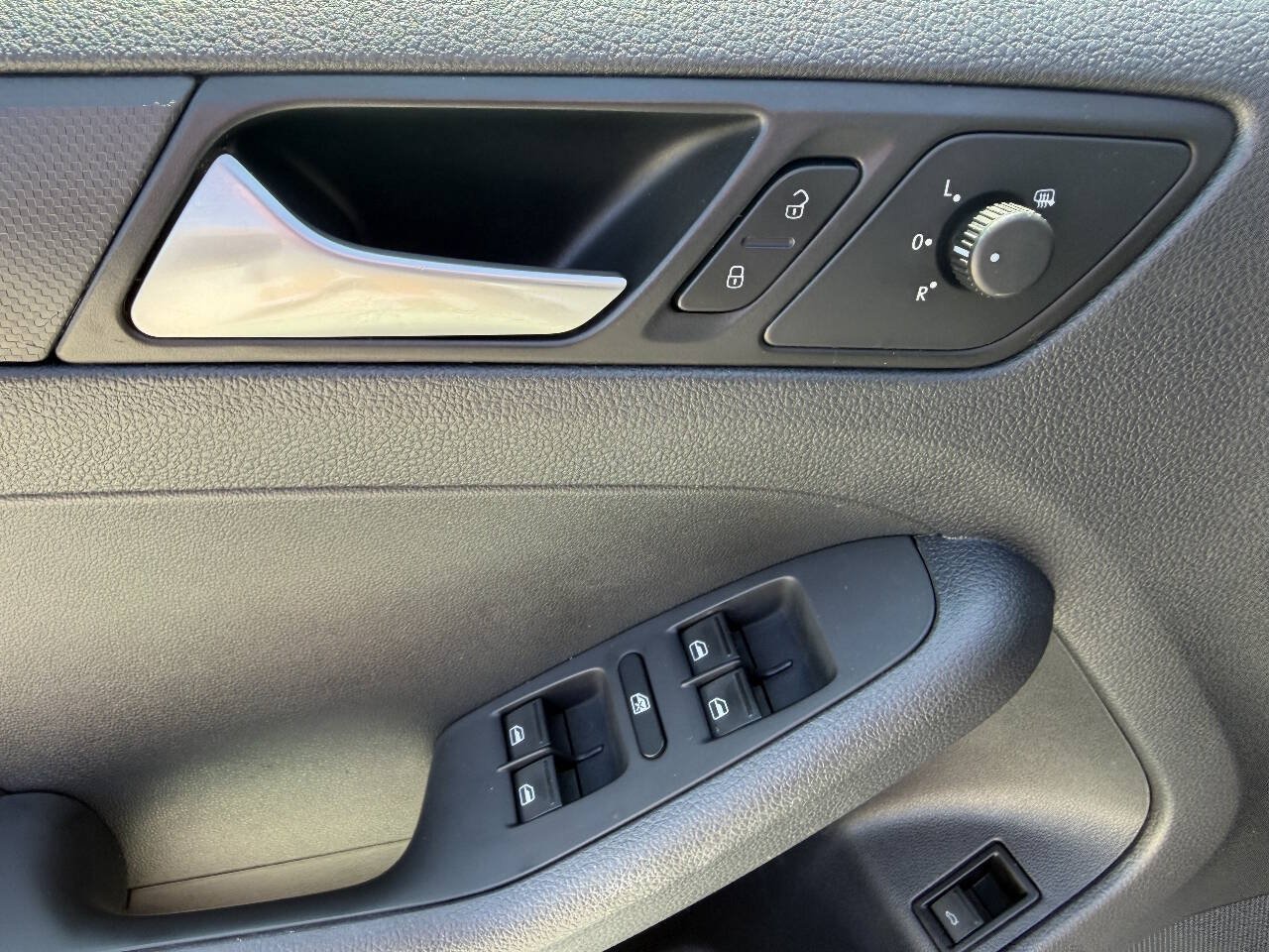 Used 2014 Volkswagen Jetta S FWD image 10