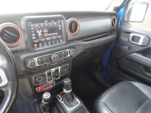 Used 2021 Jeep Gladiator Mojave AWD/4WD image 11