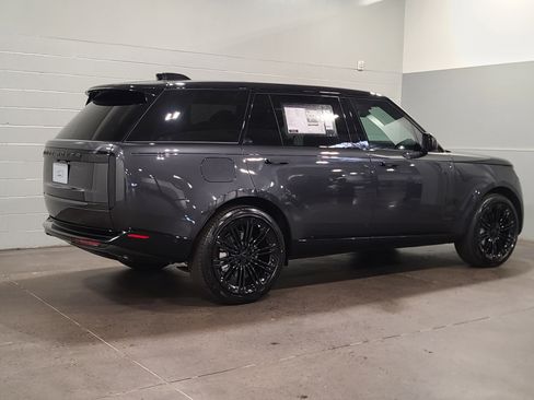 New 2026 Land Rover Range Rover Long Wheelbase SE AWD/4WD image 2