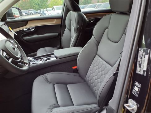 New 2026 Volvo XC90 B6 Plus w/ Protection Package Premier image 18