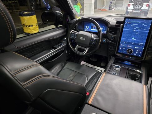 Used 2023 Ford Expedition Platinum image 44