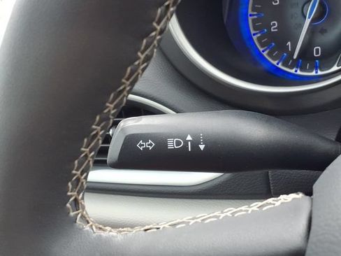 Used 2023 Chrysler Pacifica Touring-L FWD image 27