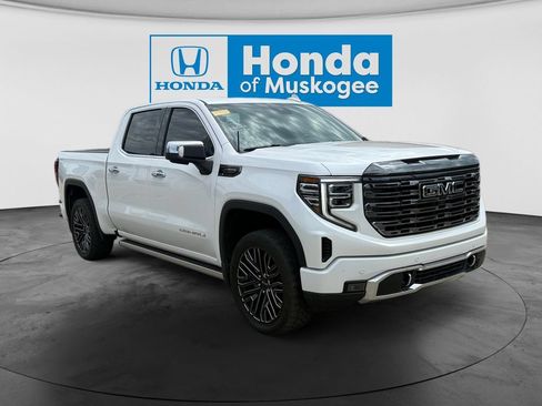 Used 2024 GMC Sierra 1500 Denali Ultimate AWD/4WD image 3