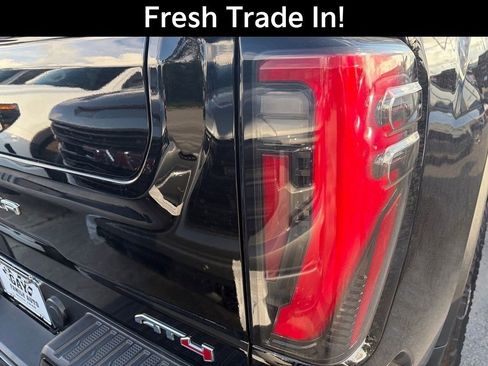 Used 2024 GMC Sierra 2500 AT4 w/ AT4 Premium Plus Package AWD/4WD image 10