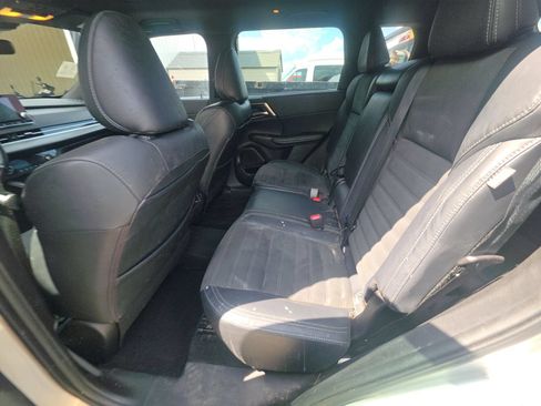 Used 2022 Mitsubishi Outlander SE AWD/4WD image 14