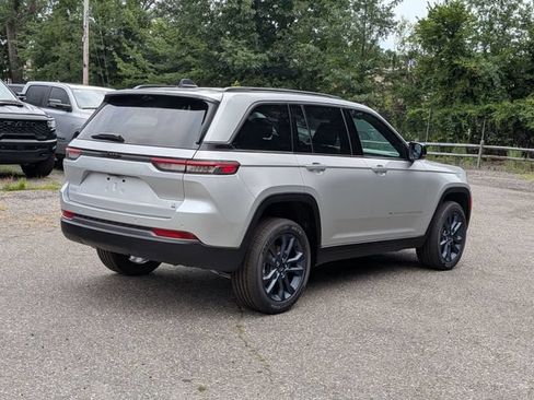 New 2026 Jeep Grand Cherokee Limited AWD/4WD image 3
