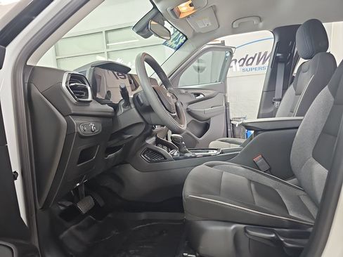 Certified 2024 Chevrolet TrailBlazer LS w/ LS Convenience Package FWD image 18