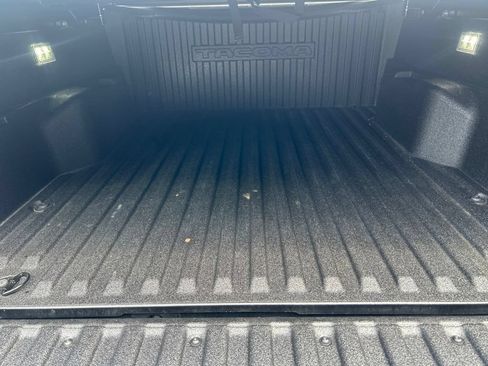 Certified 2025 Toyota Tacoma SR5 AWD/4WD image 27