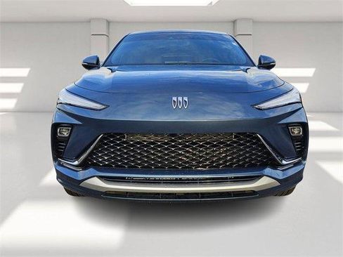 Certified 2025 Buick Envista Avenir image 8