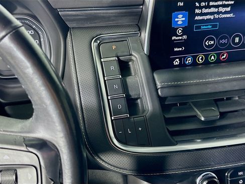 Used 2021 GMC Yukon XL SLT w/ SLT Premium Package image 35